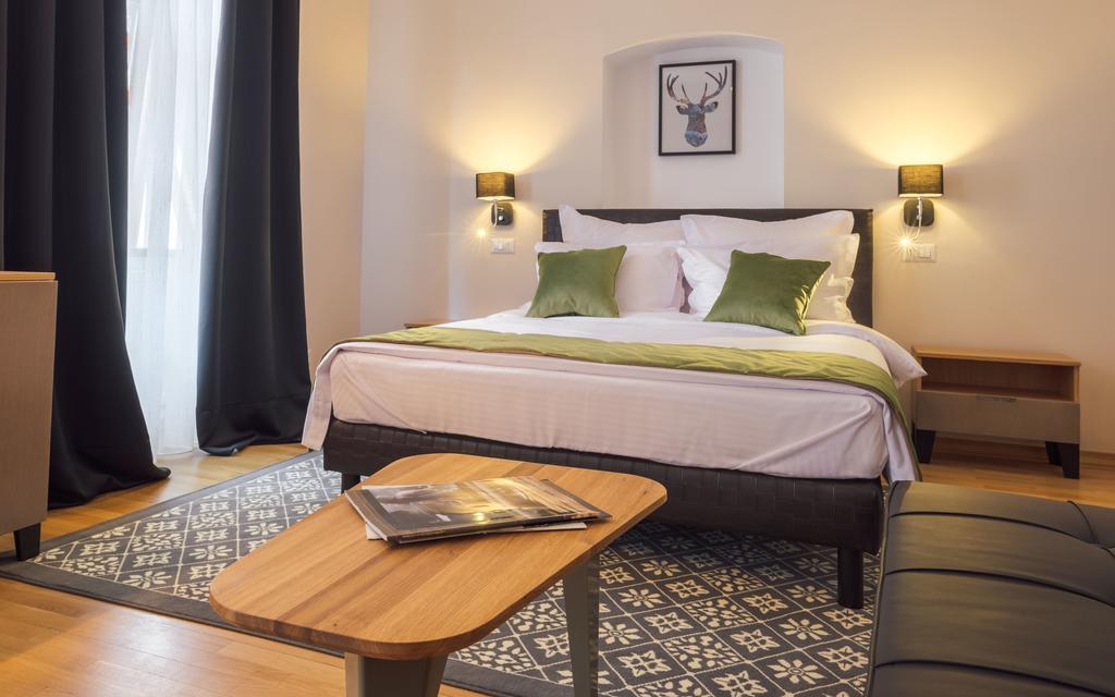 Antler Boutique Hotel Brasov Ngoại thất bức ảnh