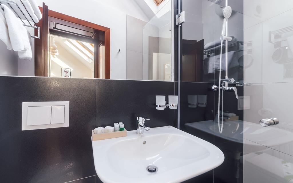 Antler Boutique Hotel Brasov Ngoại thất bức ảnh