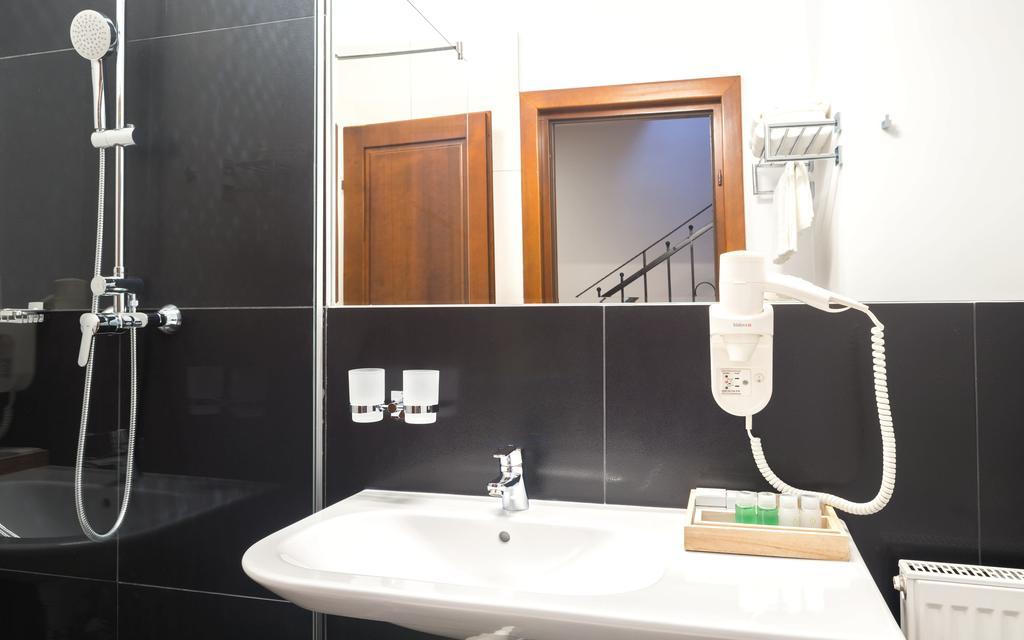 Antler Boutique Hotel Brasov Ngoại thất bức ảnh